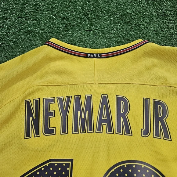 Nike PSG Neymar Jr #10 2017/2018 away yellow jersey size M Ligue 1